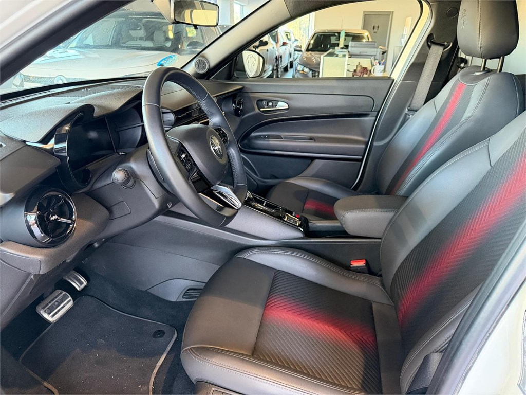 Foto 12 ALFA ROMEO JUNIOR IBRIDA 100KW/136CV SPECIALE