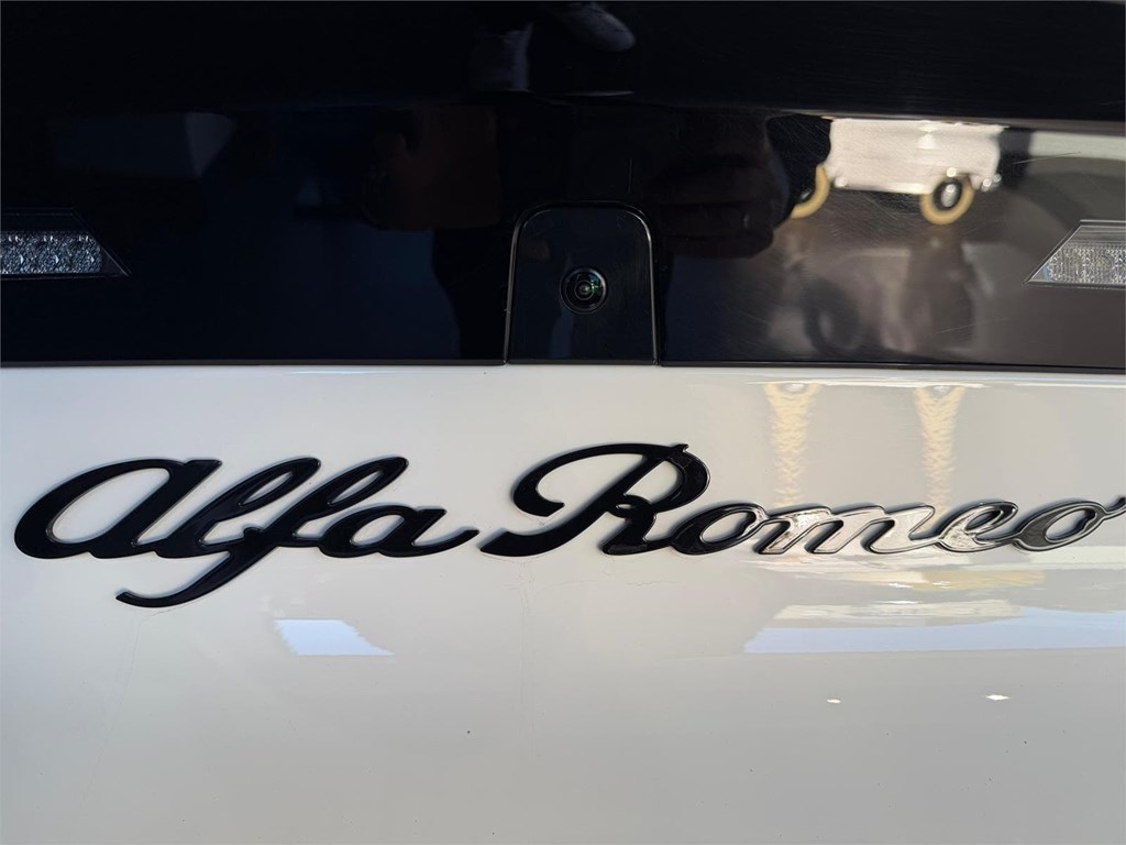 Foto 36 ALFA ROMEO JUNIOR IBRIDA 100KW/136CV SPECIALE