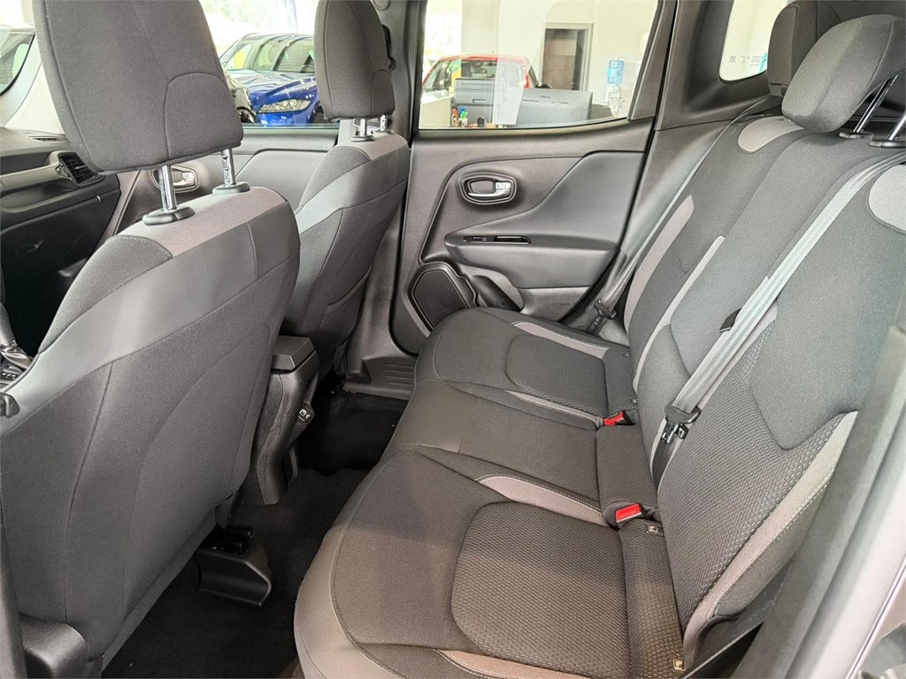 Foto 14 JEEP Renegade 1 4xe 1.3 PHEV 140 kW(190CV) AT / Limited