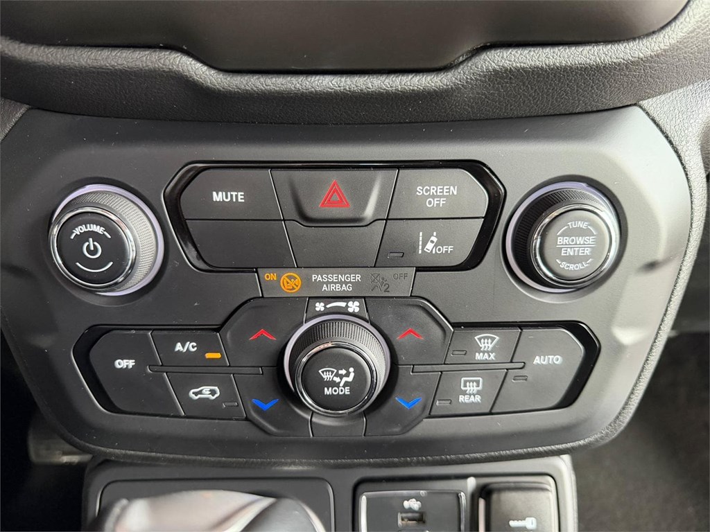Foto 26 JEEP Renegade 1 4xe 1.3 PHEV 140 kW(190CV) AT / Limited