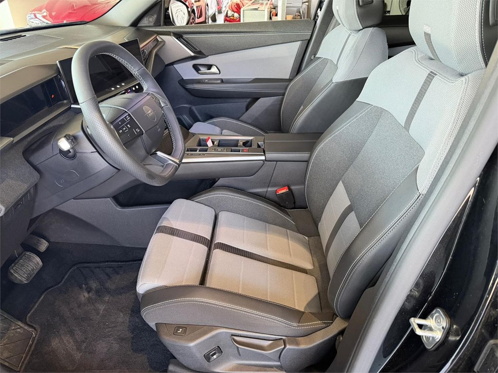 Foto 11 OPEL Grandland 1 1.2T XHT Hybrid eDCT6 S/S / GS