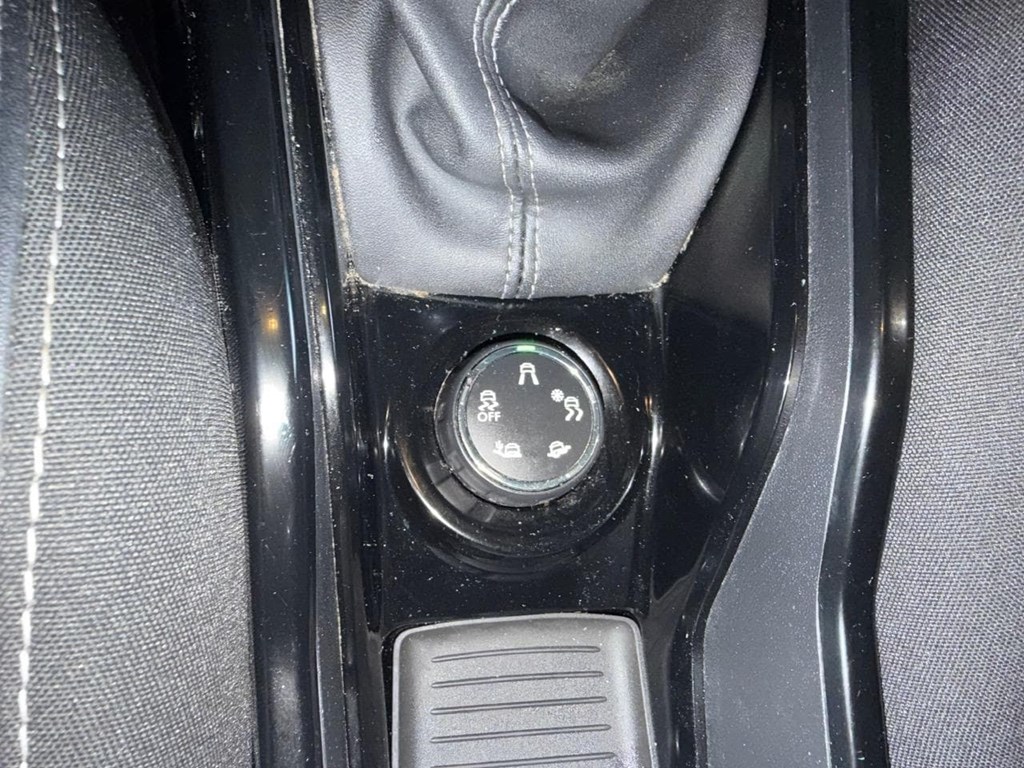 Foto 15 Peugeot 2008 1.6 BlueHdi 120CV Allure