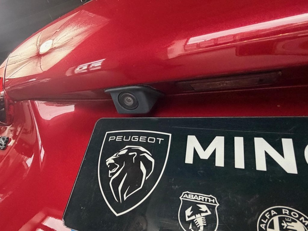 Foto 18 Peugeot 2008 1.6 BlueHdi 120CV Allure