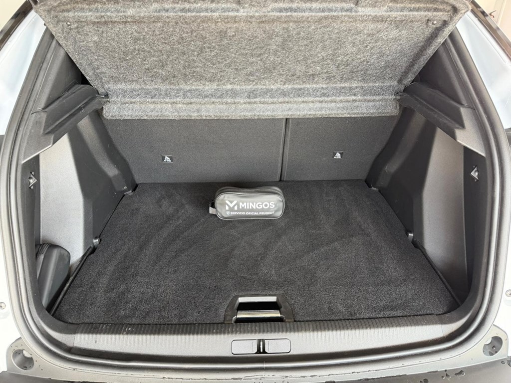 Foto 9 PEUGEOT 2008 2 Puretech 100 S&S 6 Vel. MAN Allure