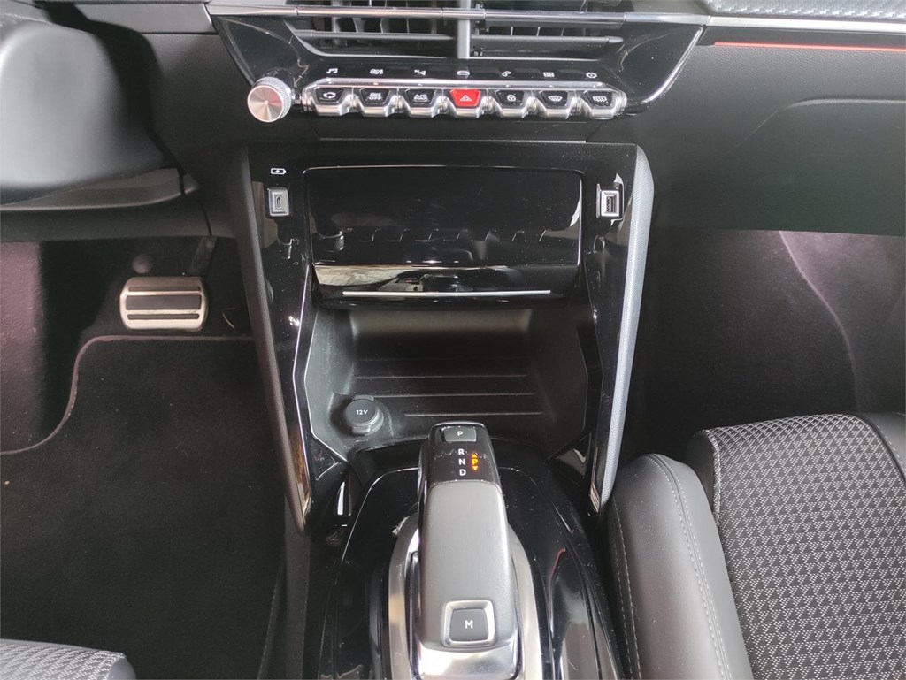 Foto 11 PEUGEOT 2008 GT Pack Puretech 130 SS EAT8