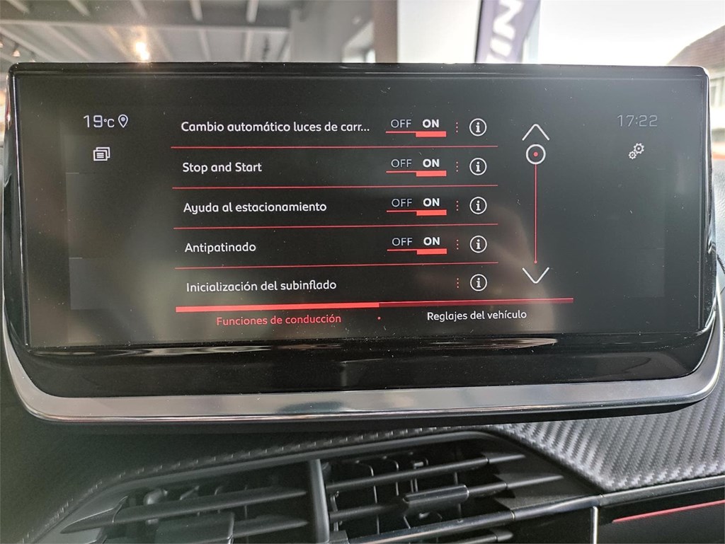 Foto 15 PEUGEOT 2008 GT Pack Puretech 130 SS EAT8