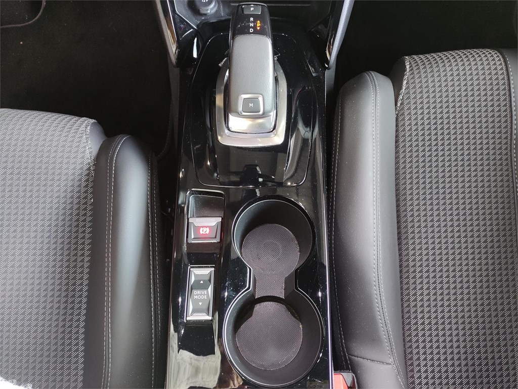 Foto 18 PEUGEOT 2008 GT Pack Puretech 130 SS EAT8