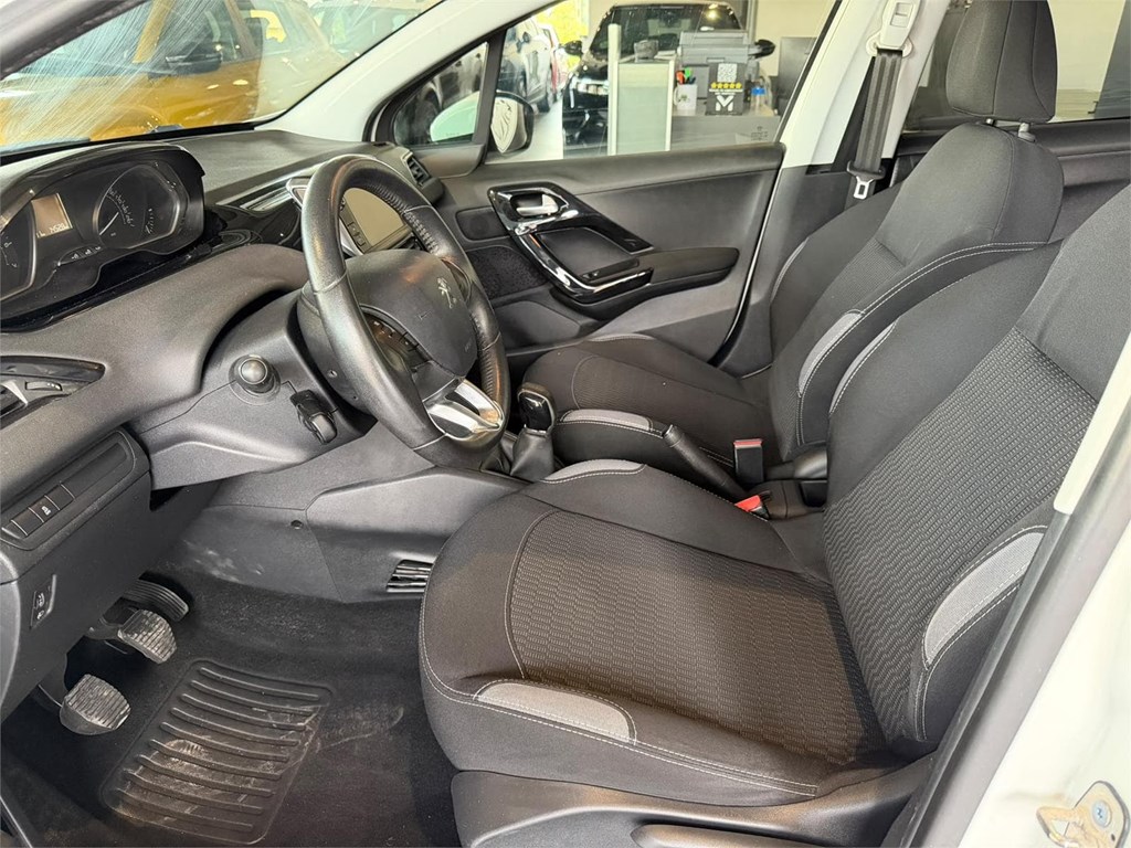 Foto 10 Peugeot 208 1.2  S&S ACTIVE 82