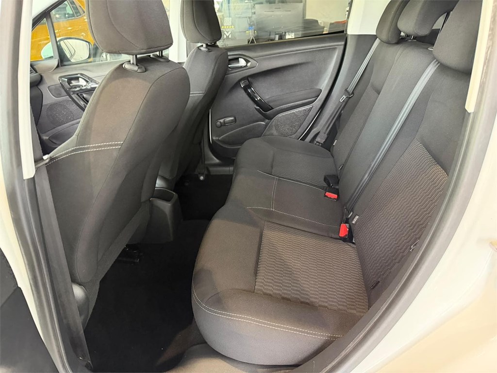 Foto 12 Peugeot 208 1.2  S&S ACTIVE 82