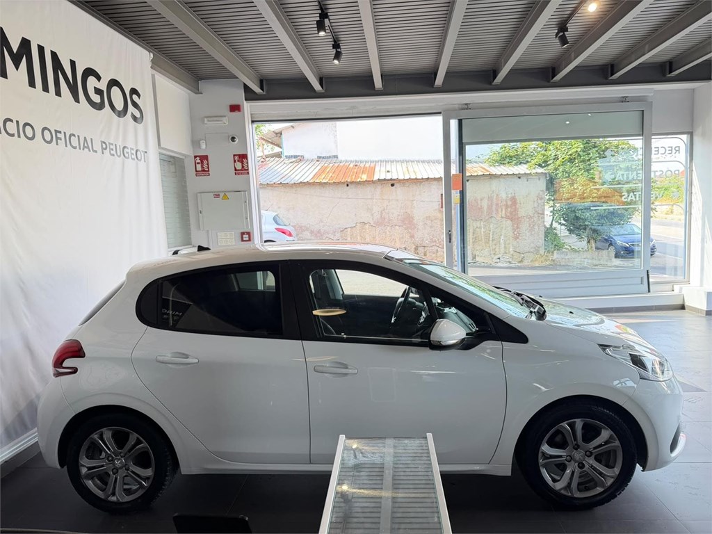 Foto 4 Peugeot 208 1.2  S&S ACTIVE 82