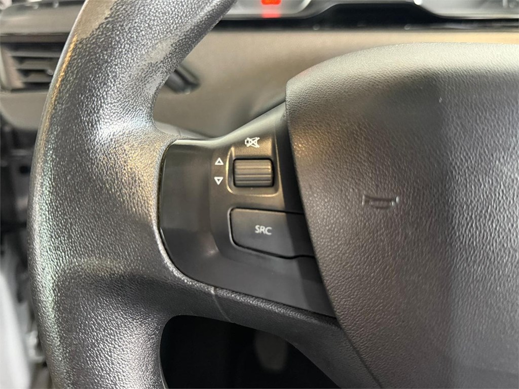 Foto 14 PEUGEOT 208 BlueHDI 75 BLINE