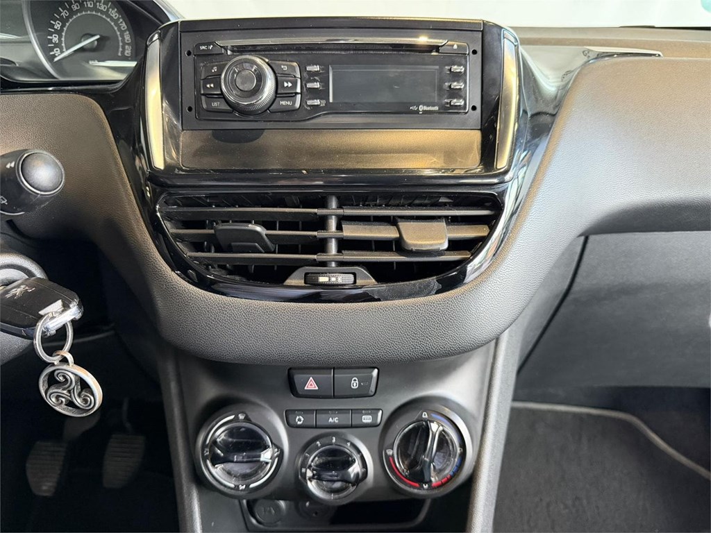 Foto 17 PEUGEOT 208 BlueHDI 75 BLINE