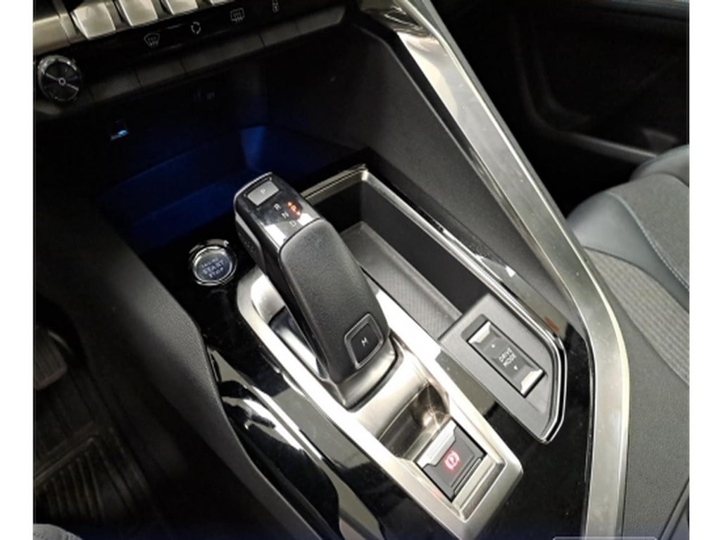 Foto 16 PEUGEOT 3008 2 1.5 BlueHDi 96kW S&S EAT8 / Allure Pack