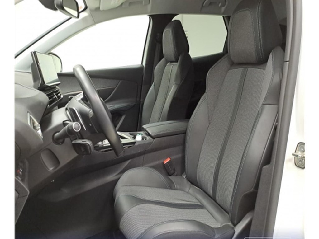 Foto 9 PEUGEOT 3008 2 1.5 BlueHDi 96kW S&S EAT8 / Allure Pack