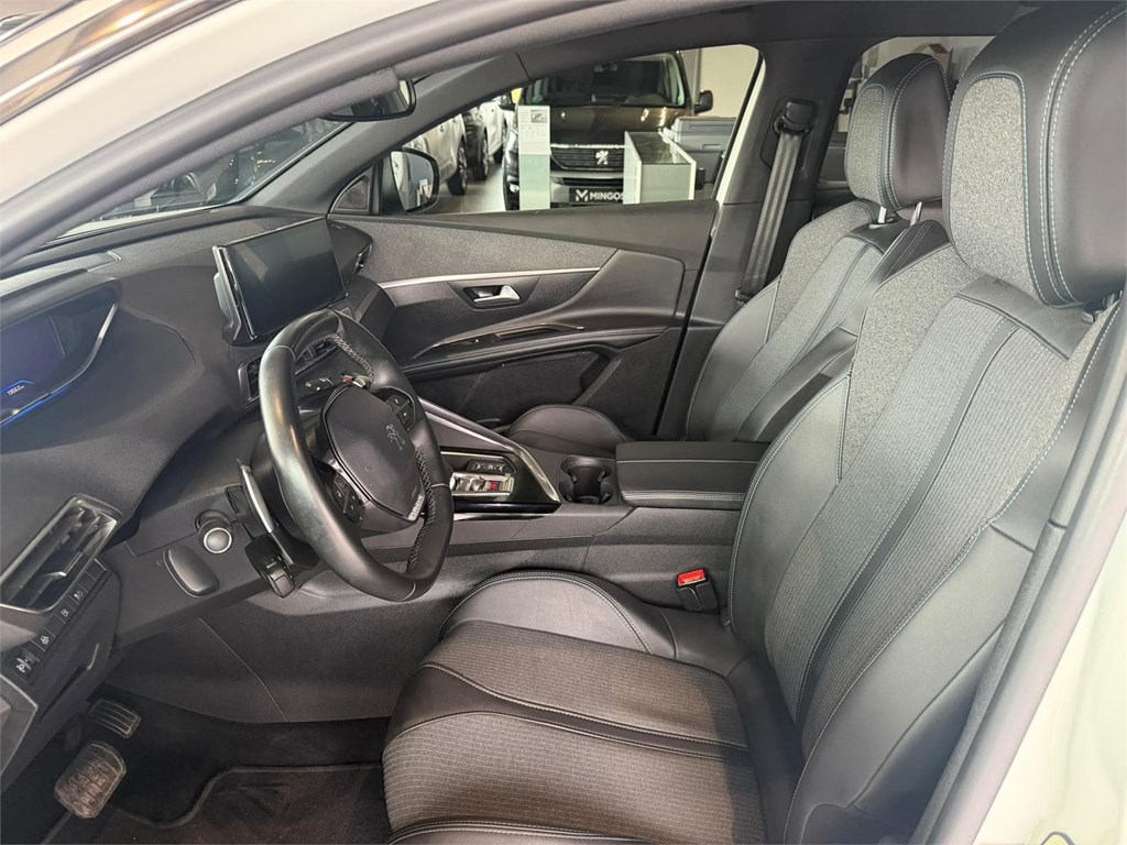 Foto 12 PEUGEOT 3008 Hybrid 2 225 e-EAT8 / ALLURE PACK