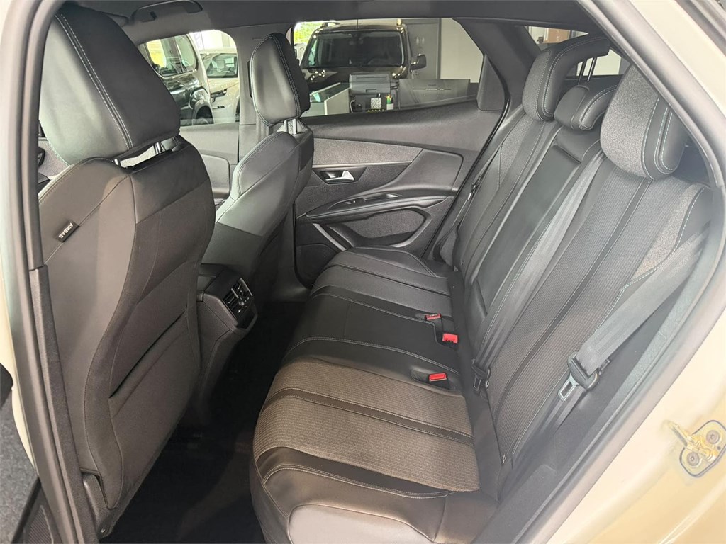 Foto 14 PEUGEOT 3008 Hybrid 2 225 e-EAT8 / ALLURE PACK