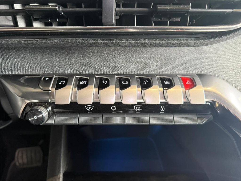 Foto 28 PEUGEOT 3008 Hybrid 2 225 e-EAT8 / ALLURE PACK