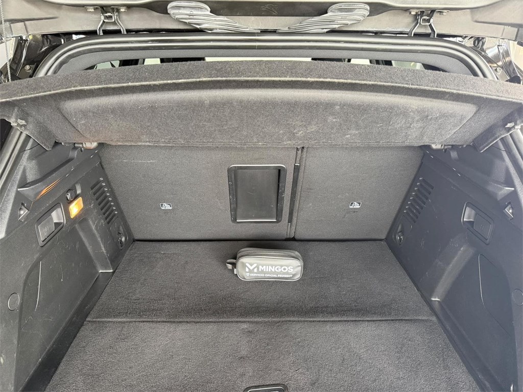 Foto 8 PEUGEOT 3008 Hybrid 2 225 e-EAT8 / GT