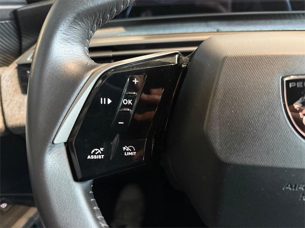 Foto 18 PEUGEOT 3008 Hybrid 3 1.2 100KW eDCS6 / Allure