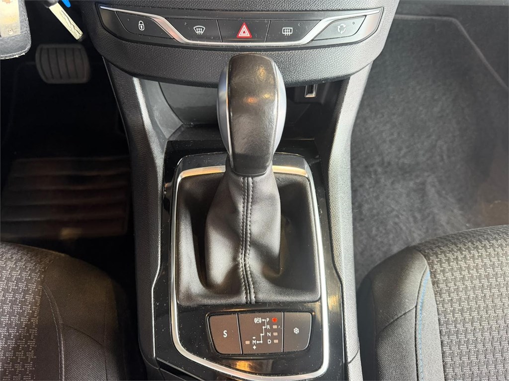 Foto 24 PEUGEOT 308 PURE TECH 130 EAT6 STYLE