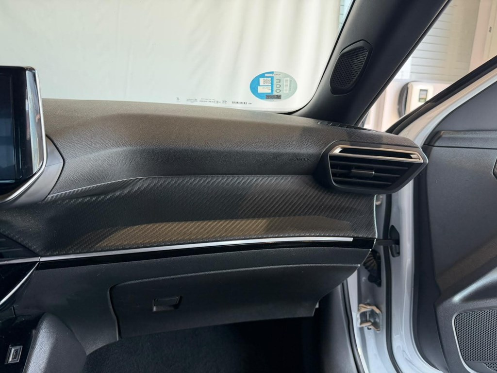 Foto 25 PEUGEOT N2008 Hybrid 145 eDCS6 / Allure