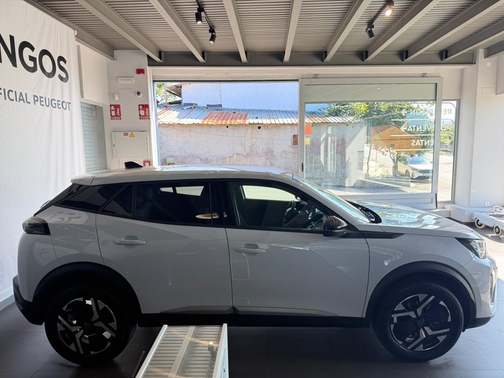 Foto 4 PEUGEOT N2008 Hybrid 145 eDCS6 / Allure