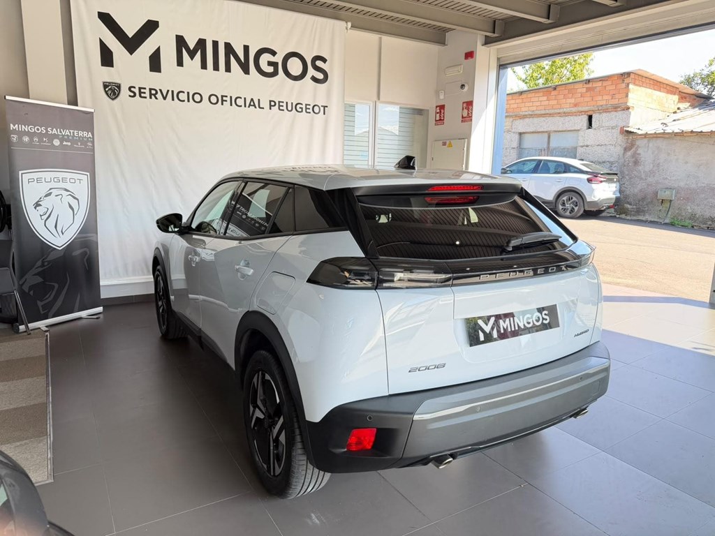 Foto 5 PEUGEOT N2008 Hybrid 145 eDCS6 / Allure