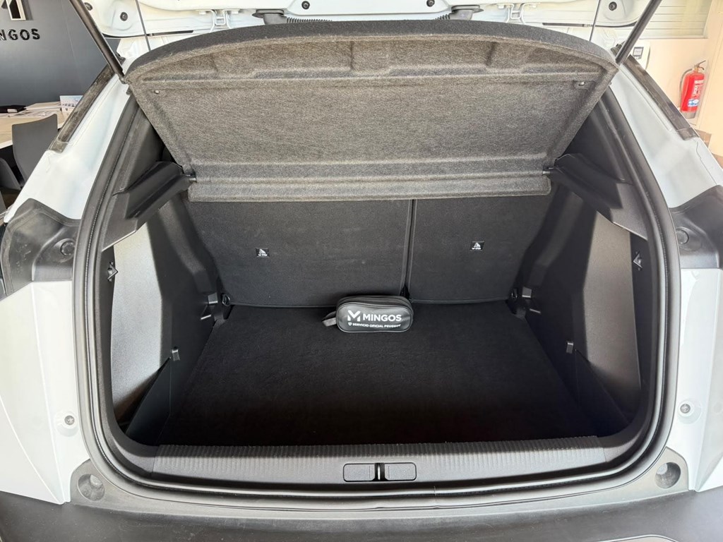 Foto 9 PEUGEOT N2008 Hybrid 145 eDCS6 / Allure