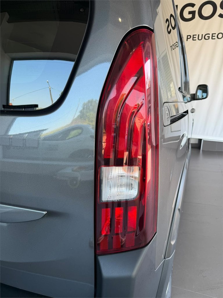 Foto 31 PEUGEOT RIFTER BlueHDI 130 STANDART ALLURE